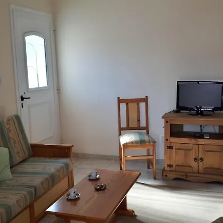Superior Court Vacation Away From Apartamento Paphos